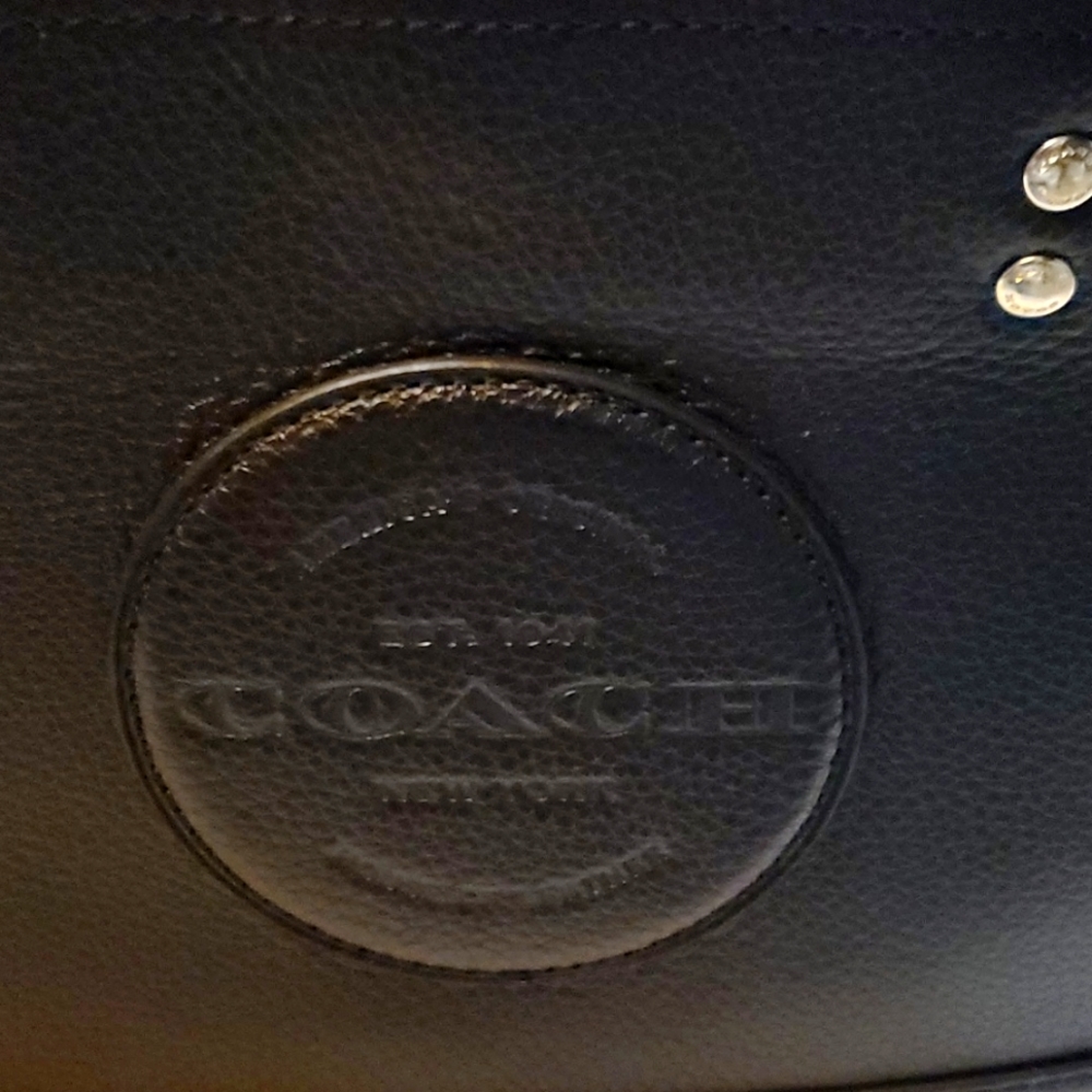 NWT'S Coach Pebble Leather Dempsey Tote 22  Crossbody with Coach Patch